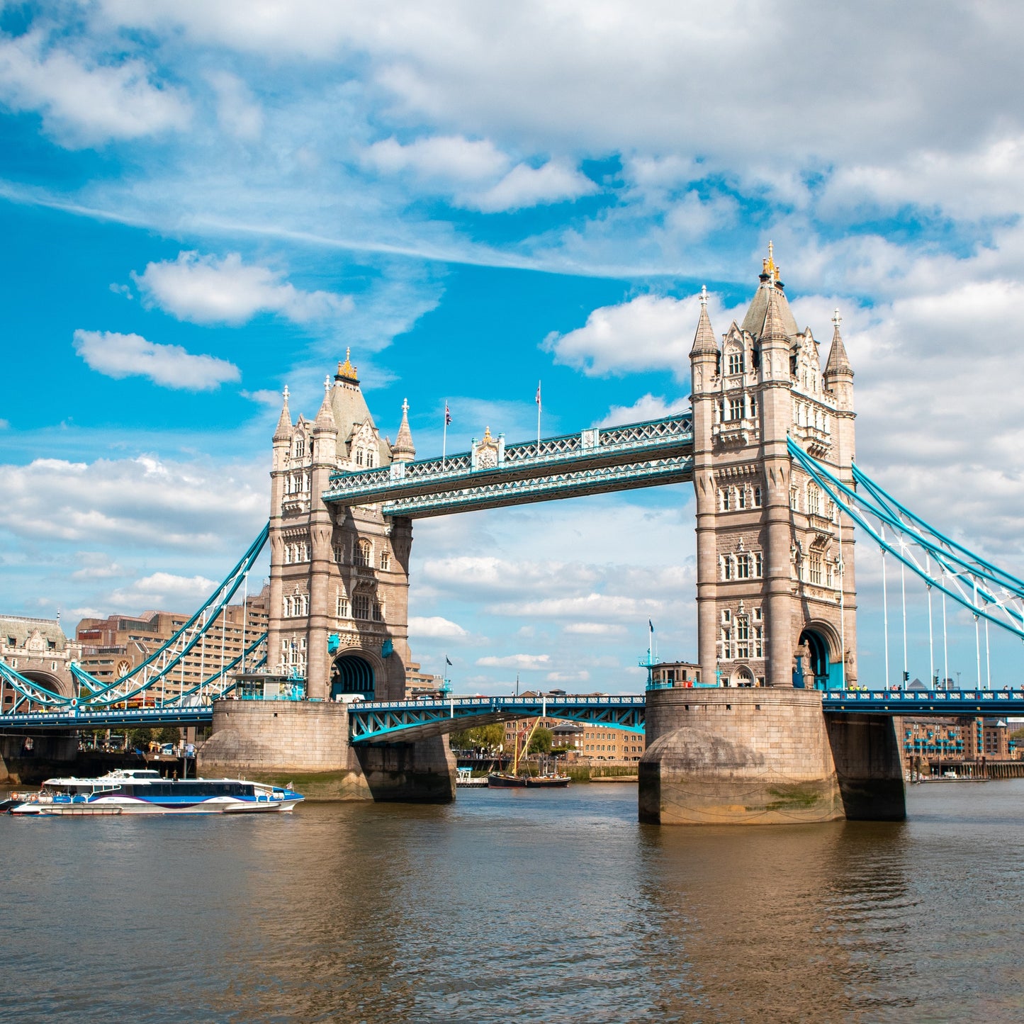 United Kingdom UK Ireland Travel SIM Card: 7-90 Day Unlimited Data with Various Plans
