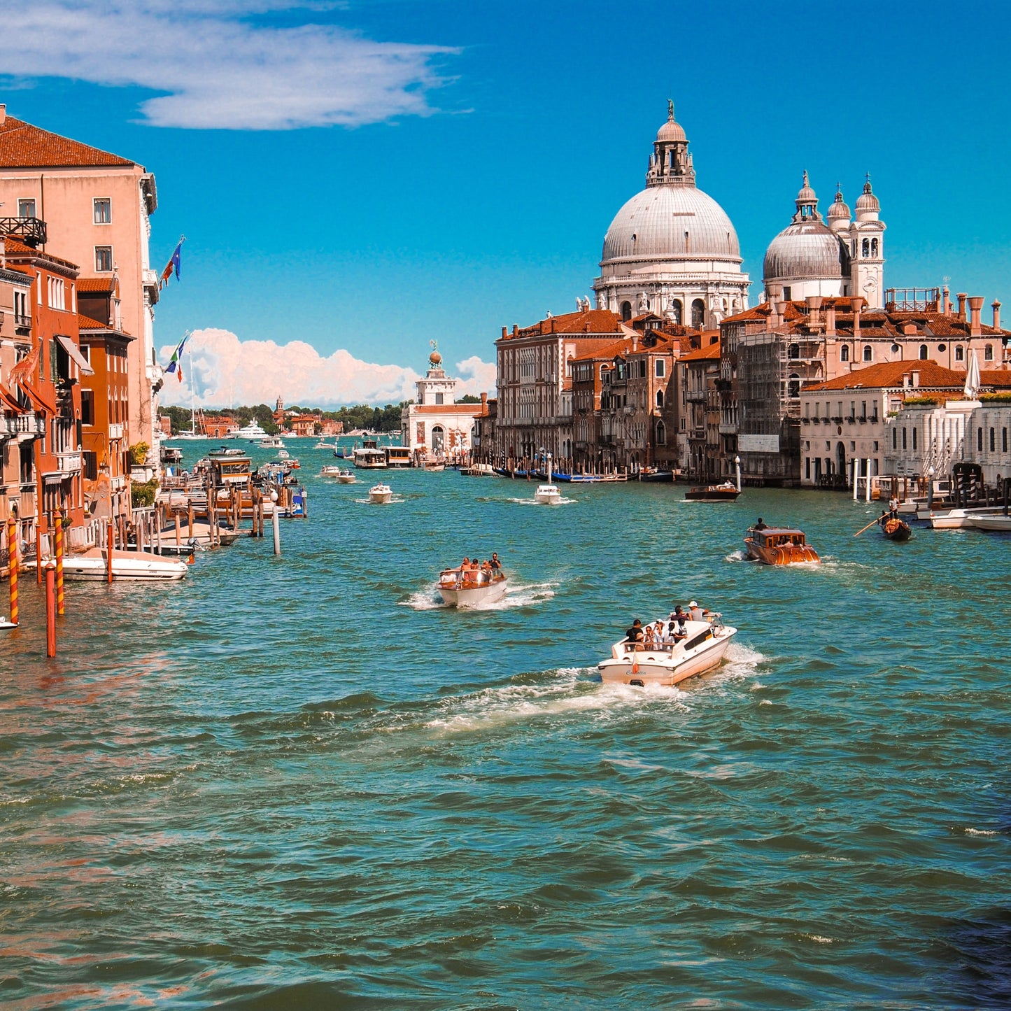 Italy Travel eSIM: 7-30 Day Unlimited Data with Various Plans